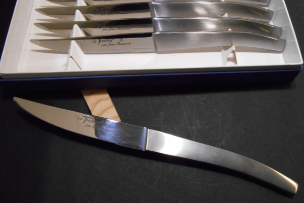 Coffret de 6 couteaux Thiers de table en genèvrier
