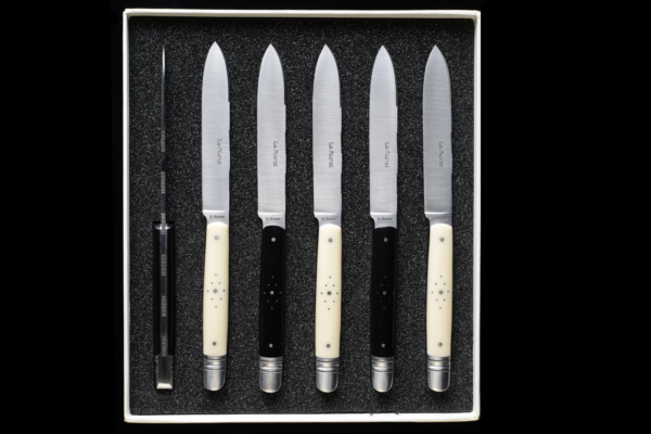 Couteaux de table Le Murat -- Résine (noirs ou blancs)